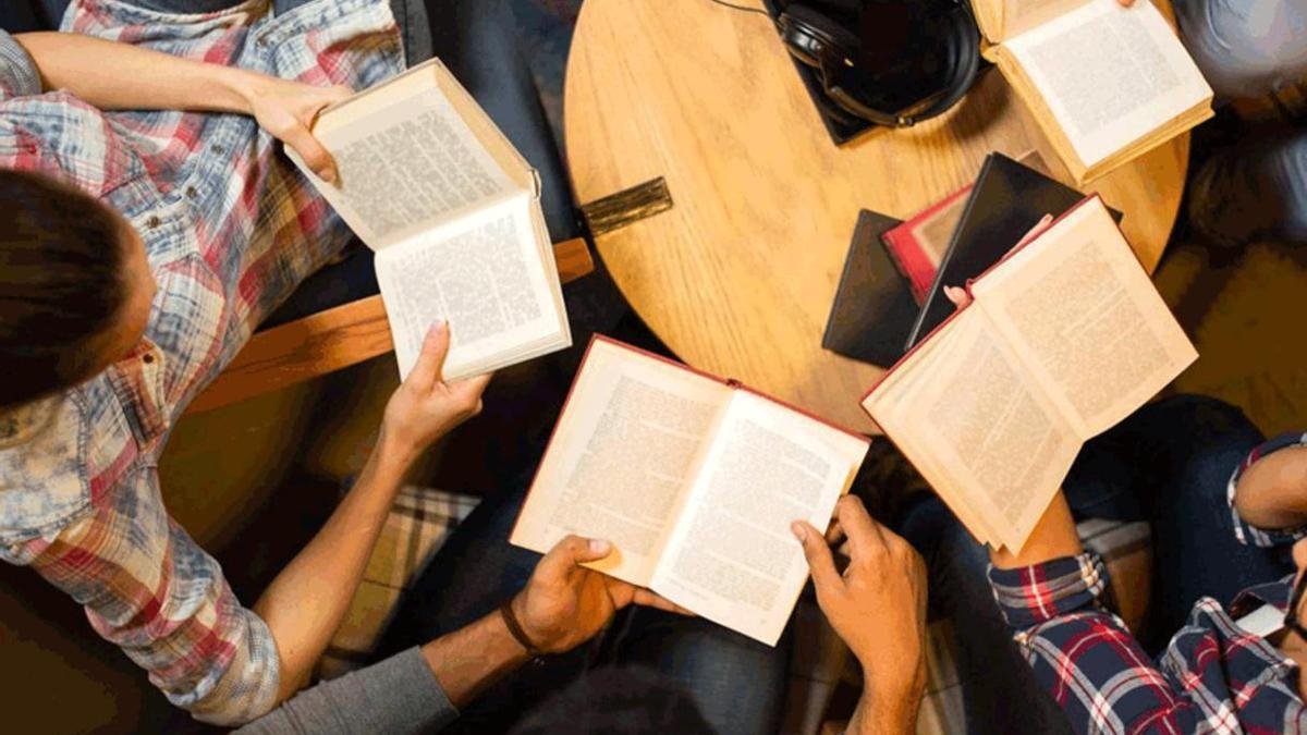 Club de Lectura Juvenil Promesas de Papel